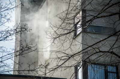 Winnenden-Schelmenholz: Wohnungsbrand in Mehrfamilienhaus sorgt fuer Grosseinsatz